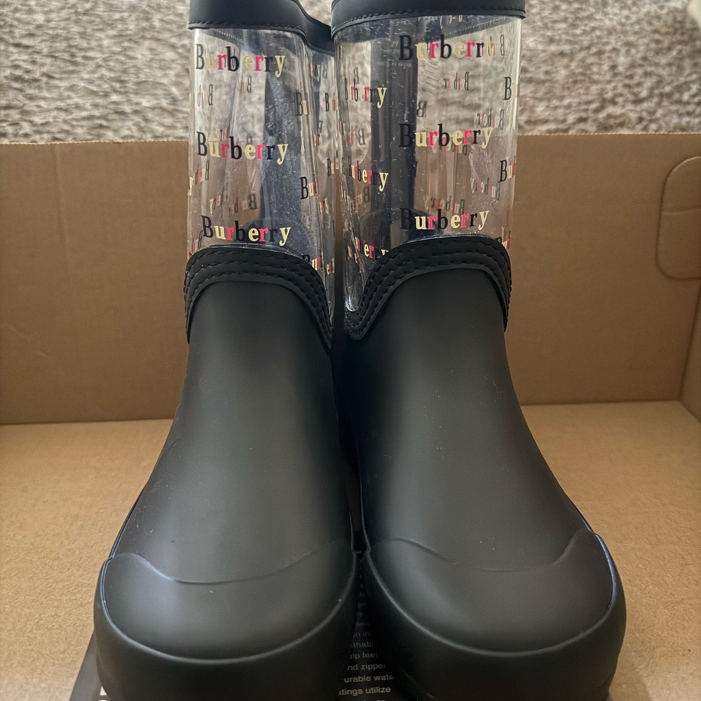 Burberry Kids Black Boots with Multicolor Logo
